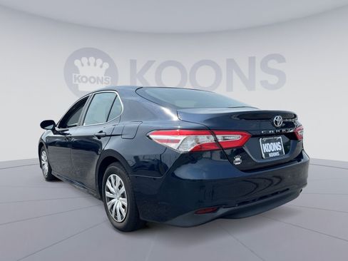 Used 2018 Toyota Camry FWD image 4