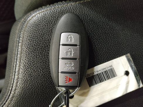 Used 2020 Nissan Versa S FWD image 32