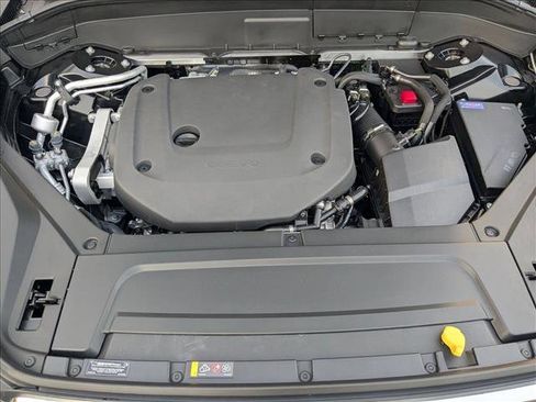 Certified 2025 Volvo XC90 B6 Ultra w/ Lounge Package image 23