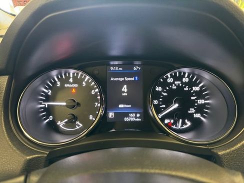 Used 2018 Nissan Rogue SV w/ Premium Package AWD/4WD image 17