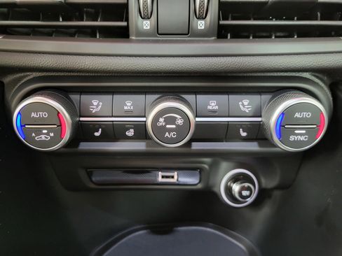 New 2025 Alfa Romeo Giulia w/ Veloce Package Rwd image 52