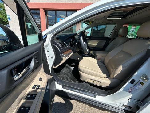 Used 2016 Subaru Outback 2.5i Limited AWD/4WD image 9