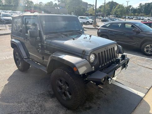 Used 2017 Jeep Wrangler Sport AWD/4WD image 6