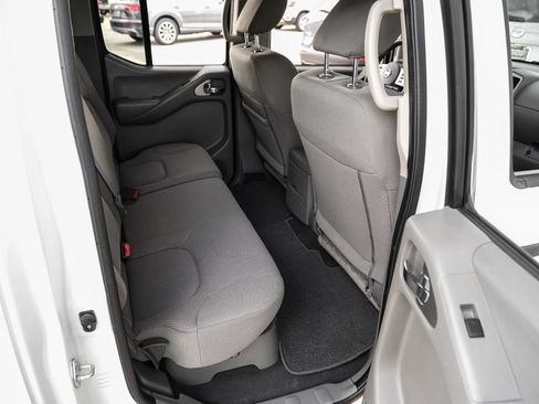 Used 2020 Nissan Frontier SV RWD image 34