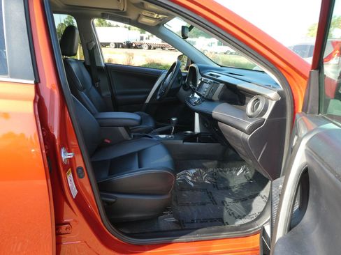 Used 2015 Toyota RAV4 Limited image 27