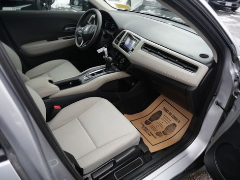 Used 2022 Honda HR-V LX image 26