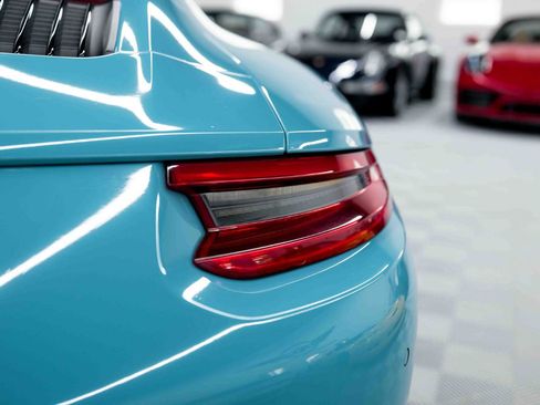 Used 2017 Porsche 911 Carrera image 21