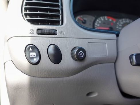 Used 2004 Toyota Sequoia SR5 image 17