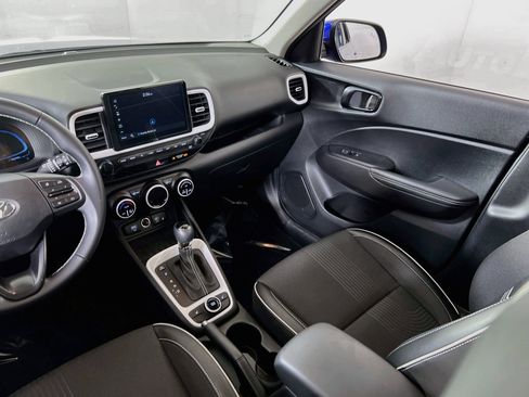 Used 2023 Hyundai Venue Limited w/ Cargo Package FWD image 22