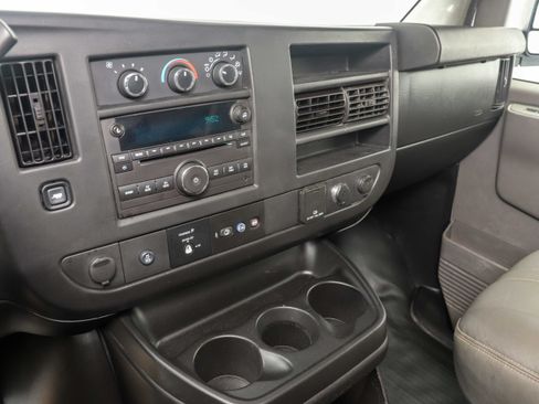 Used 2017 Chevrolet Express 3500 LS RWD image 17