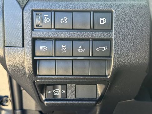 Used 2025 Toyota 4Runner Limited AWD/4WD image 23