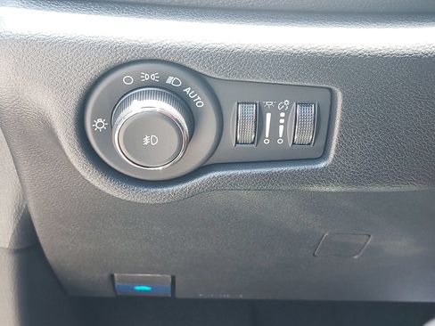 New 2026 Chrysler Pacifica Select FWD image 25