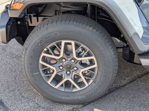 New 2026 Jeep Wrangler Unlimited Sahara AWD/4WD image 29