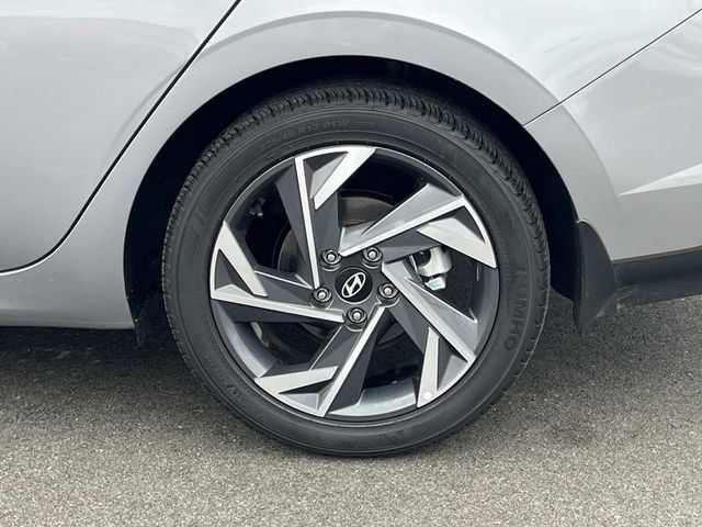 Used 2025 Hyundai Elantra Sport FWD image 12