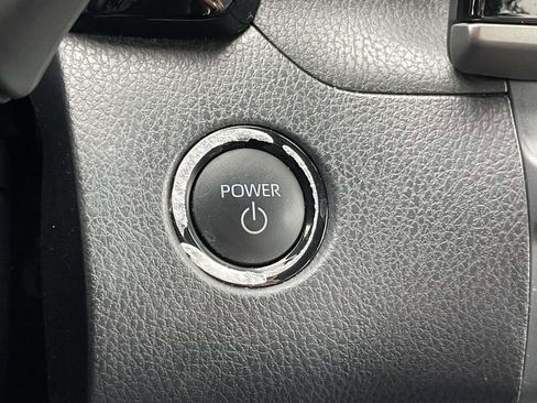 Used 2025 Toyota Camry SE image 24