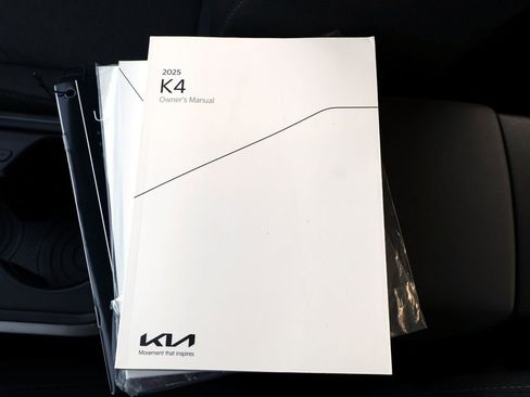 Used 2025 Kia K4 FWD image 32