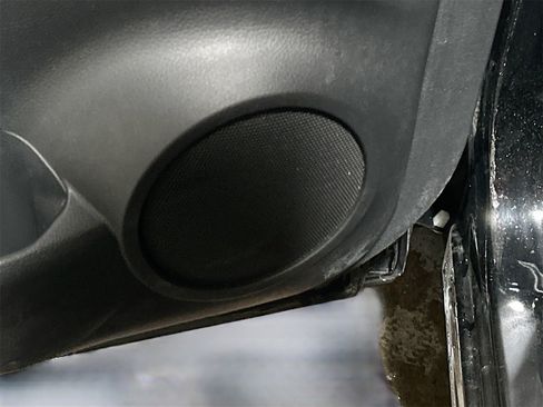 Used 2020 Nissan Rogue Sport SV image 18