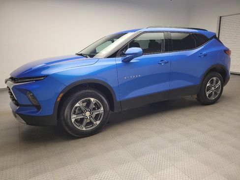 Used 2024 Chevrolet Blazer LT w/ Convenience Package FWD image 2
