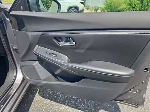 Used 2023 Nissan Sentra SV w/ Trunk Package FWD image 28