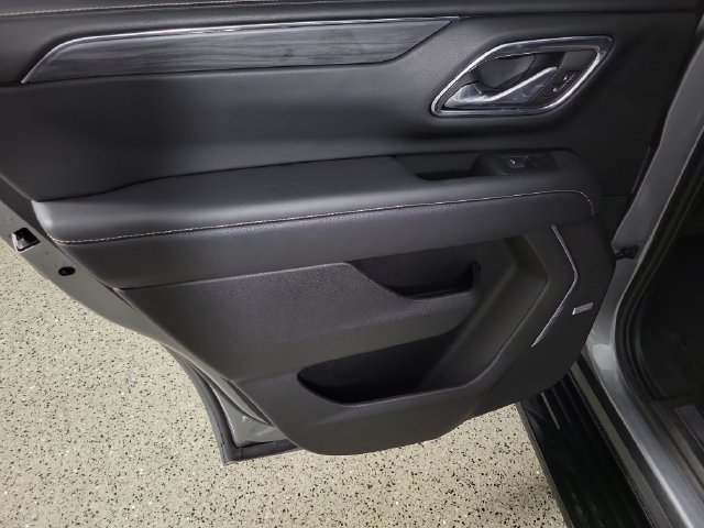 Used 2023 GMC Yukon SLT AWD/4WD image 16