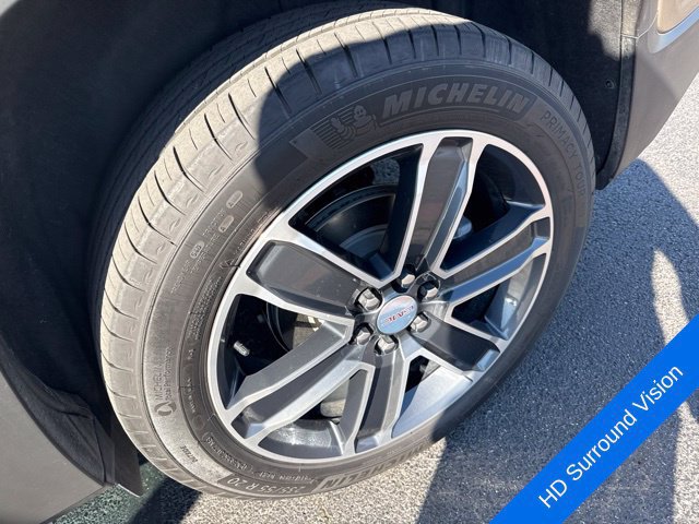Used 2022 GMC Acadia SLT w/ Technology Package AWD/4WD image 15