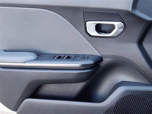 Used 2025 Kia K4 LX image 17