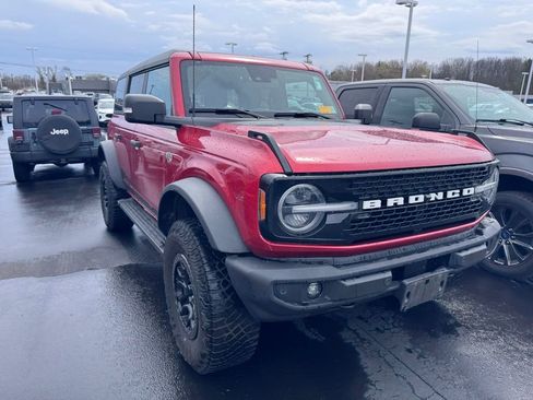 Used 2022 Ford Bronco Wildtrak image 3