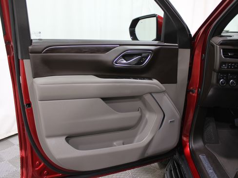 Used 2024 Chevrolet Tahoe LT w/ Luxury Package image 6