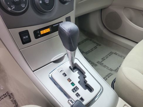 Used 2011 Toyota Corolla LE image 22