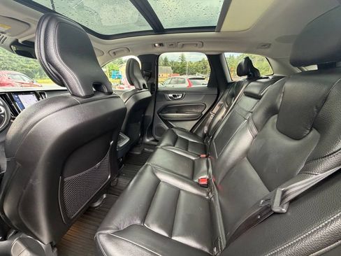 Used 2019 Volvo XC60 T6 Momentum w/ Multimedia Package AWD/4WD image 25
