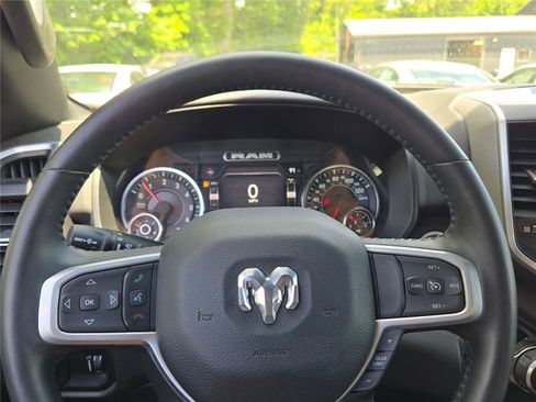 Used 2023 RAM 1500 Big Horn AWD/4WD image 34