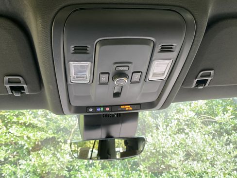 Used 2025 Chevrolet Tahoe High Country AWD/4WD image 34