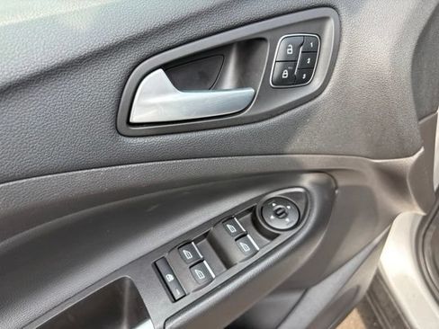 Used 2017 Ford Escape Titanium FWD image 22