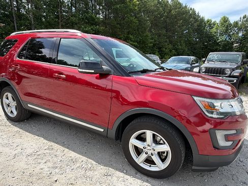 Used 2016 Ford Explorer XLT w/ Equipment Group 202A AWD/4WD image 5