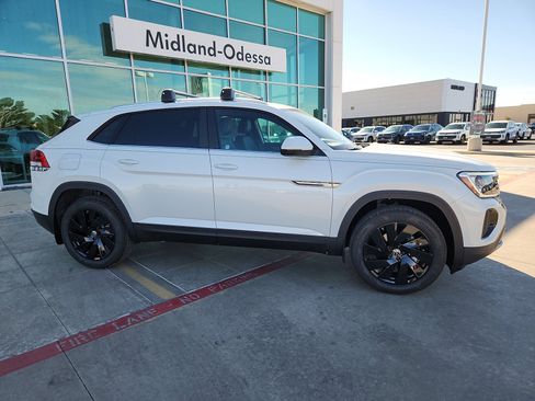New 2026 Volkswagen Atlas Cross Sport SE image 8