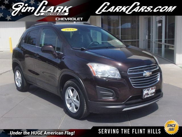 Used 2016 Chevrolet Trax LT w/ LT Sun and Sound Package AWD/4WD image 1