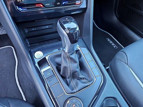 Certified 2025 Volkswagen Taos SEL image 17