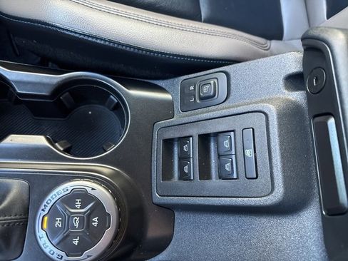 Used 2021 Ford Bronco Wildtrak image 28