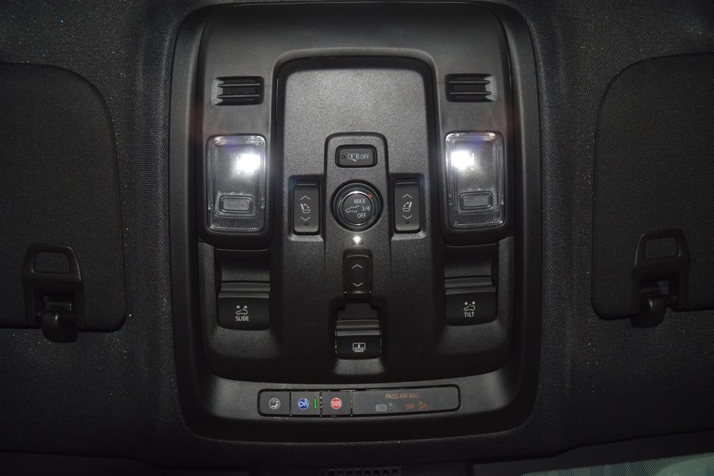 Used 2025 Chevrolet Suburban High Country AWD/4WD image 53