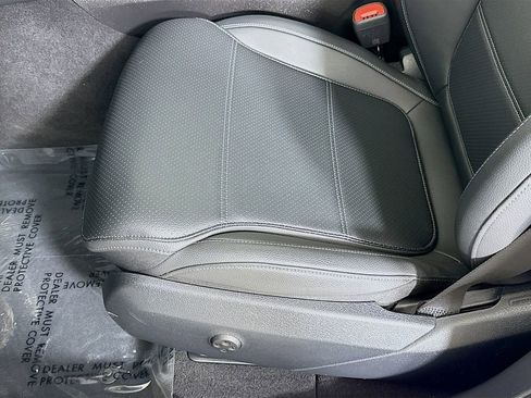 Used 2024 Mercedes-Benz GLC 300 4MATIC image 18