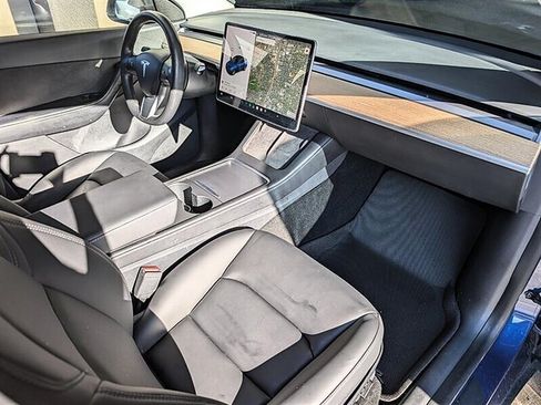 Used 2021 Tesla Model Y Long Range AWD/4WD image 4