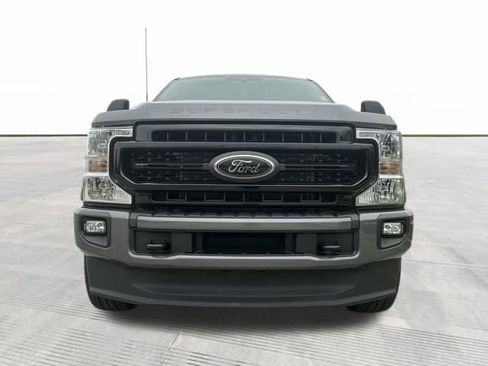 Used 2022 Ford F250 XLT w/ Black Appearance Package AWD/4WD image 7