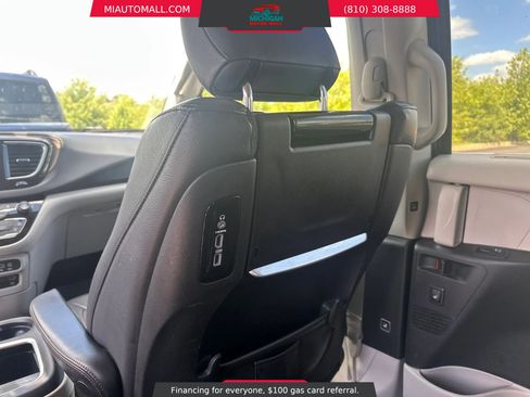 Used 2017 Chrysler Pacifica Touring-L Plus FWD image 24