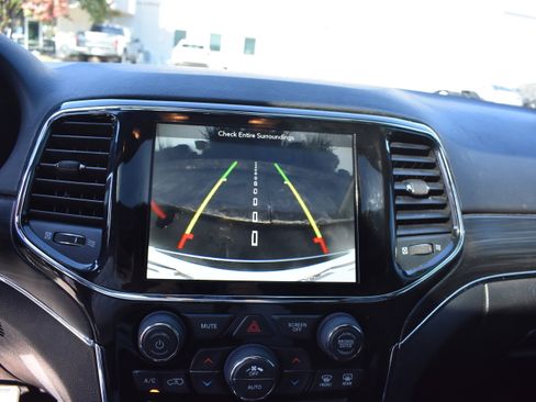 Used 2019 Jeep Grand Cherokee Limited image 19