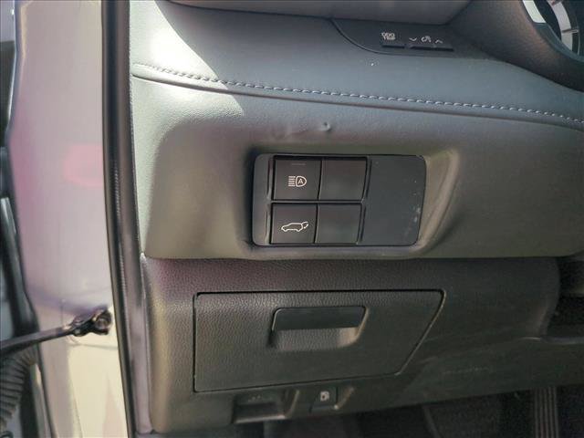 Used 2021 Toyota Highlander XLE FWD image 10