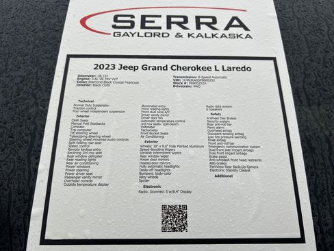 Used 2023 Jeep Grand Cherokee L Laredo image 27