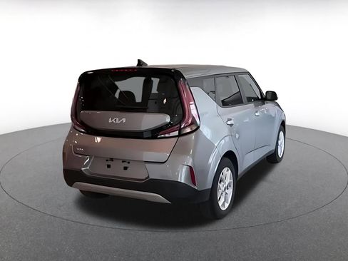 Used 2025 Kia Soul LX w/ LX Technology Package FWD image 15