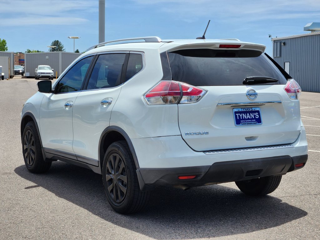 Used 2016 Nissan Rogue S w/ Appearance Package FWD image 9