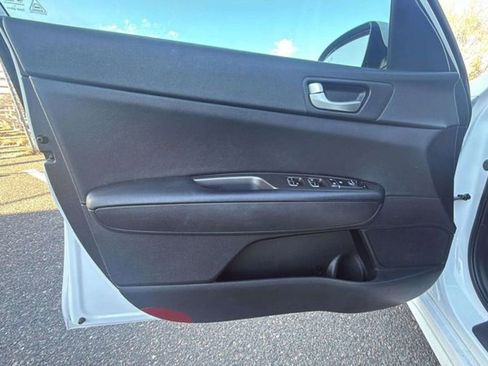 Used 2019 Kia Optima LX image 17