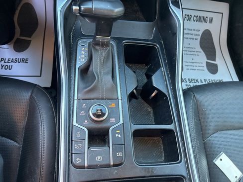 Used 2024 Kia Sorento S w/ Panoramic Sunroof Package image 16